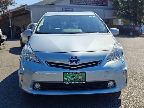 2013 Toyota Prius v Five