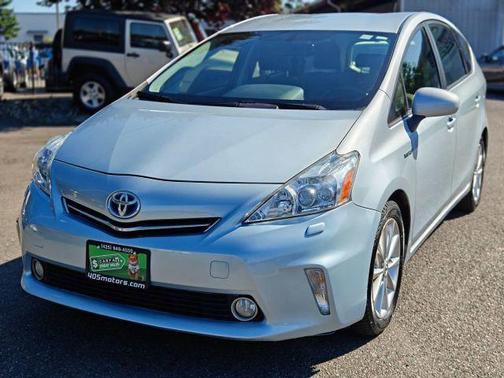 2013 Toyota Prius v Five