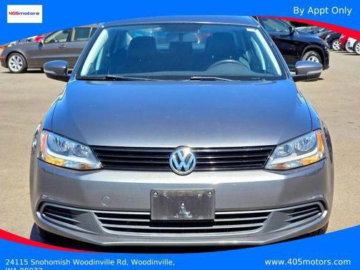 Platinum Gray Metallic 2011 Volkswagen Jetta SE