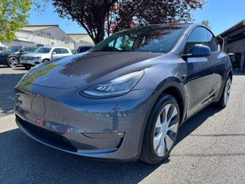 2023 Tesla Model Y Long Range Dual Motor All-Wheel Drive