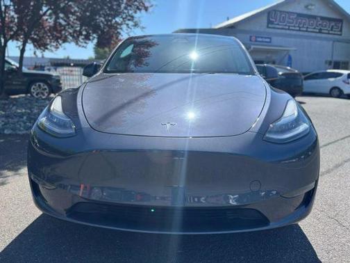 2023 Tesla Model Y Long Range Dual Motor All-Wheel Drive