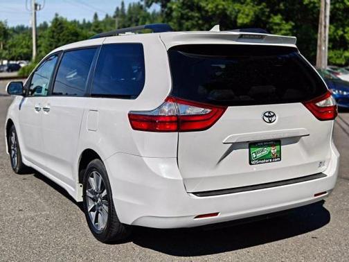 2018 Toyota Sienna XLE Premium