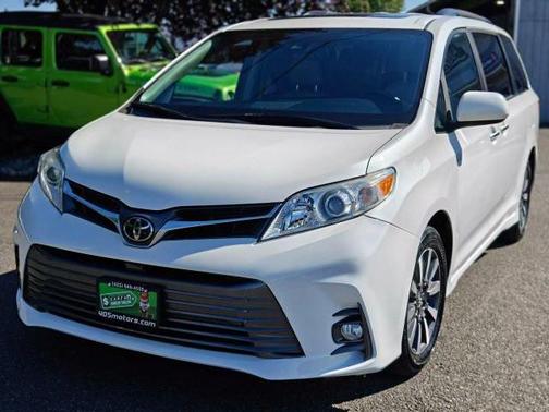 2018 Toyota Sienna XLE Premium