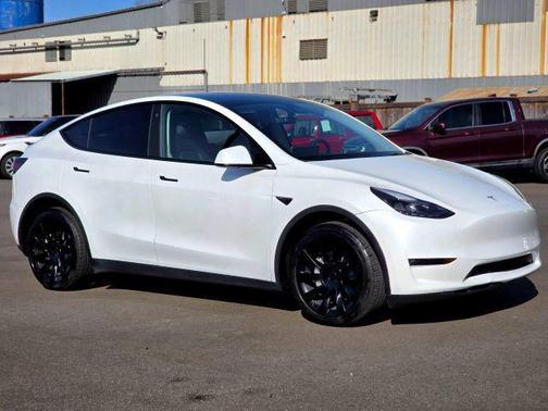 Pearl White Multi-Coat 2023 Tesla Model Y Long Range Dual Motor All-Wheel Drive