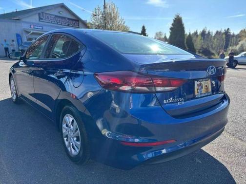 2018 Hyundai ELANTRA SE