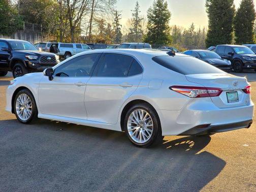 Wind Chill Pearl 2020 Toyota Camry XLE