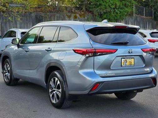 2021 Toyota Highlander Hybrid XLE