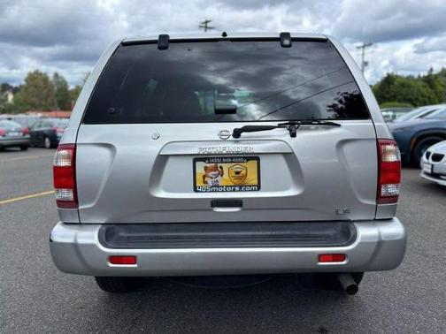 2002 Nissan Pathfinder LE