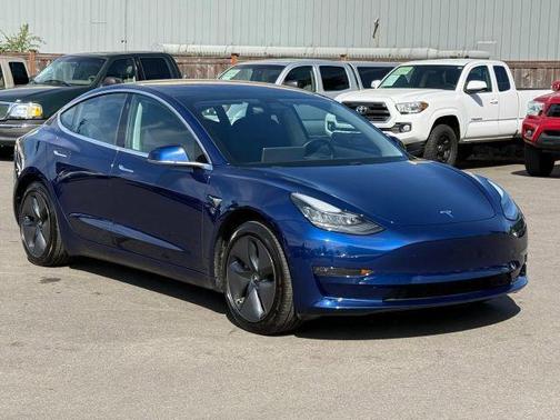 Deep Blue Metallic 2018 Tesla Model 3 Long Range