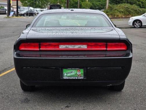 2010 Dodge Challenger SE