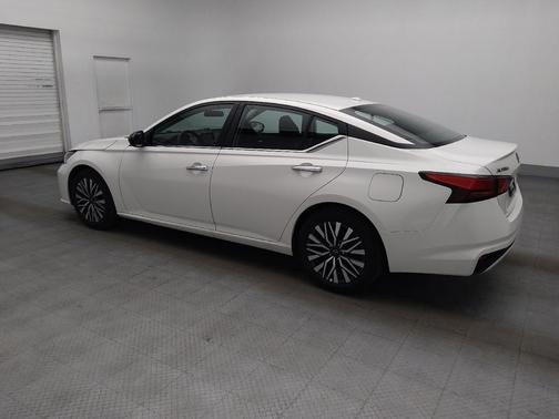 White 2025 Nissan Altima 2.5 SV