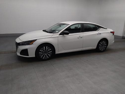 White 2025 Nissan Altima 2.5 SV