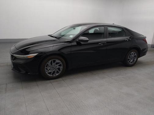 Abyss Black 2024 Hyundai ELANTRA SEL