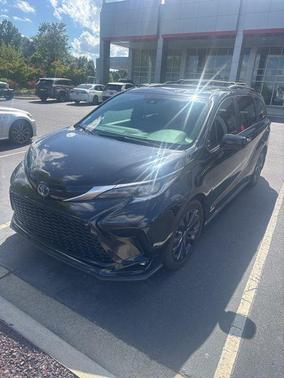 2021 Toyota Sienna XSE 7 Passenger