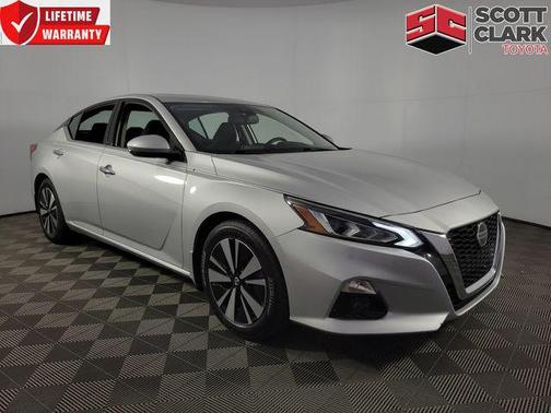 Brilliant Silver Metallic 2019 Nissan Altima 2.5 SV