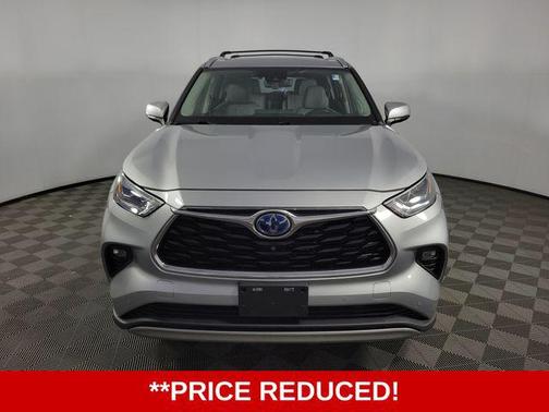 Celestial Silver Metallic 2020 Toyota Highlander Hybrid Platinum