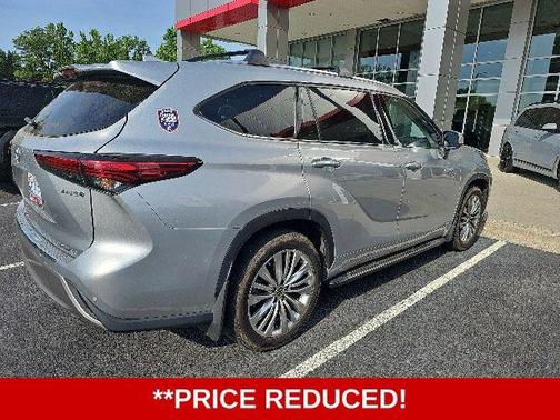 Celestial Silver Metallic 2020 Toyota Highlander Hybrid Platinum