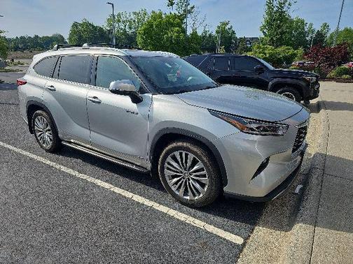 Celestial Silver Metallic 2020 Toyota Highlander Hybrid Platinum