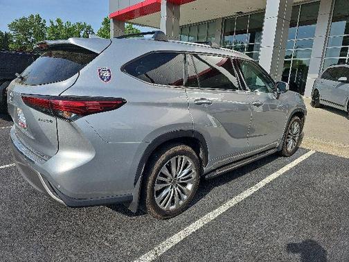 Celestial Silver Metallic 2020 Toyota Highlander Hybrid Platinum