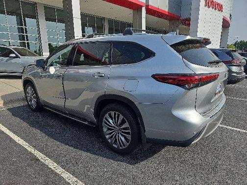 Celestial Silver Metallic 2020 Toyota Highlander Hybrid Platinum