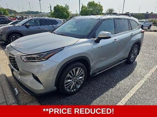 Celestial Silver Metallic 2020 Toyota Highlander Hybrid Platinum