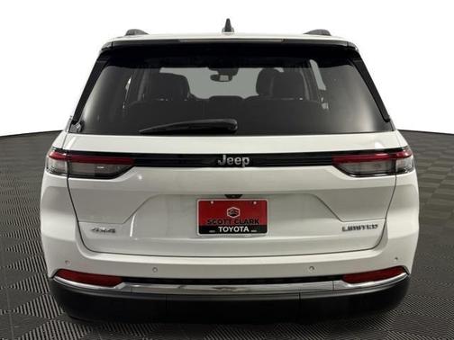 Bright White Clearcoat 2022 Jeep Grand Cherokee Limited