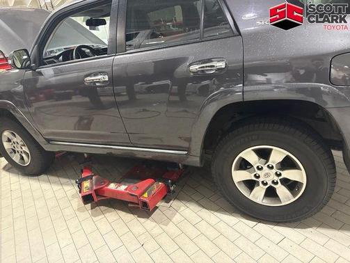 Magnetic Gray Metallic 2013 Toyota 4Runner SR5
