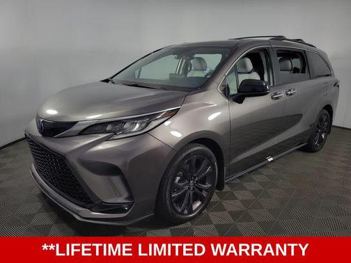 2022 Toyota Sienna XSE 7 Passenger