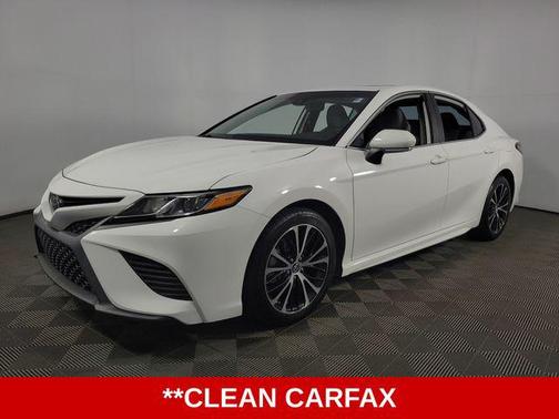Super White 2019 Toyota Camry SE