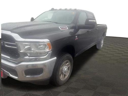 2024 RAM 2500 Tradesman Crew Cab 4x4 8' Box