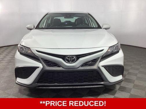Ice Edge 2023 Toyota Camry SE