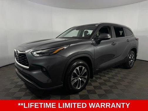 2025 Toyota Highlander Hybrid XLE