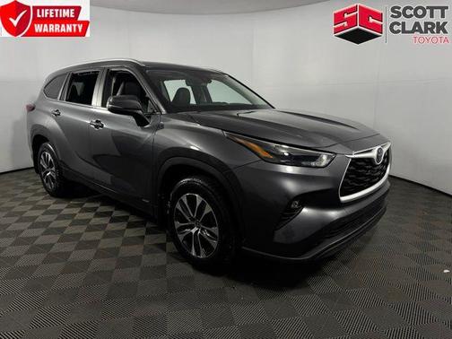 2025 Toyota Highlander Hybrid XLE