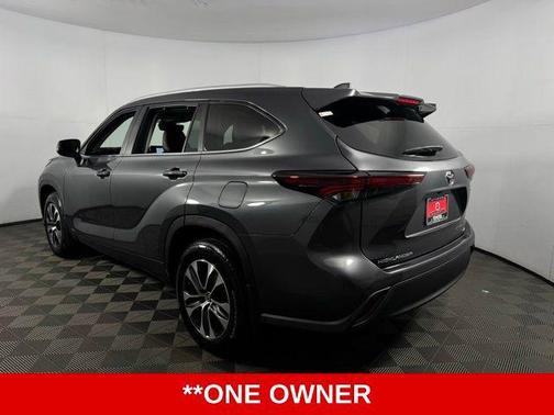 2025 Toyota Highlander Hybrid XLE