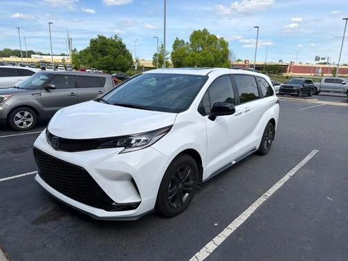 Ice 2025 Toyota Sienna XSE 7 Passenger