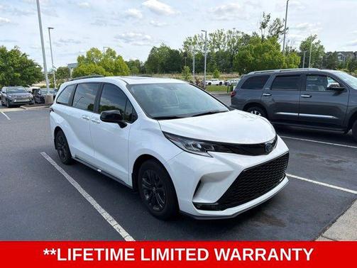 Ice Cap 2025 Toyota Sienna XSE 7 Passenger