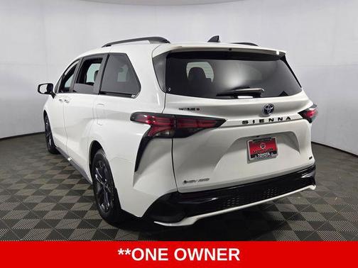 Ice Cap 2025 Toyota Sienna XSE 7 Passenger