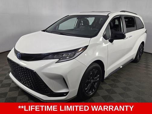 Ice Cap 2025 Toyota Sienna XSE 7 Passenger