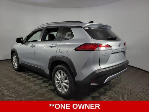 Sonic Silver 2025 Toyota Corolla Cross LE