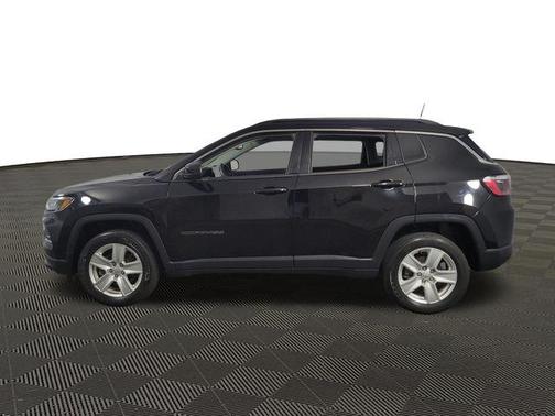 Diamond Black Crystal Pearlcoat 2022 Jeep Compass Latitude