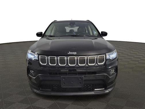 Diamond Black Crystal Pearlcoat 2022 Jeep Compass Latitude