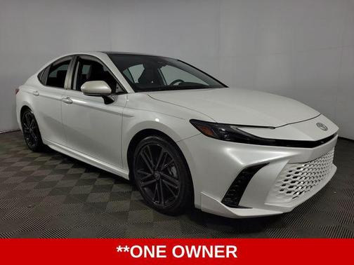 Wind Chill Pearl 2025 Toyota Camry XSE