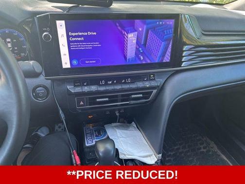 Wind Chill Pearl 2025 Toyota Camry XSE