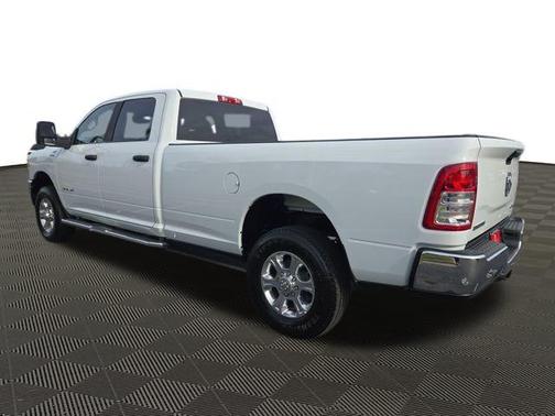 2024 RAM 3500 Big Horn Crew Cab 4x4 8' Box