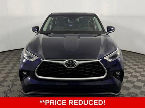2022 Toyota Highlander LE