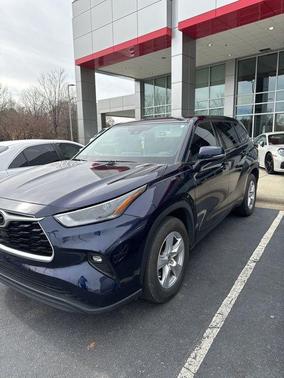 2022 Toyota Highlander LE