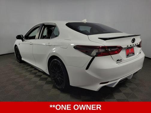 Ice Cap 2024 Toyota Camry SE