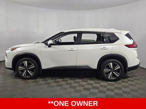 Everest White Pearl 2024 Nissan Rogue SL
