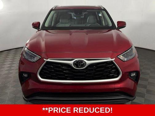Ruby Flare Pearl 2023 Toyota Highlander XLE