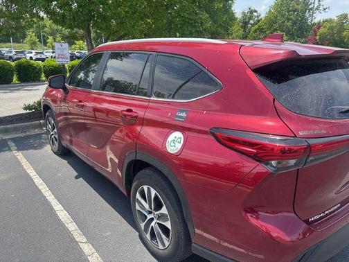 Ruby Flare Pearl 2023 Toyota Highlander XLE
